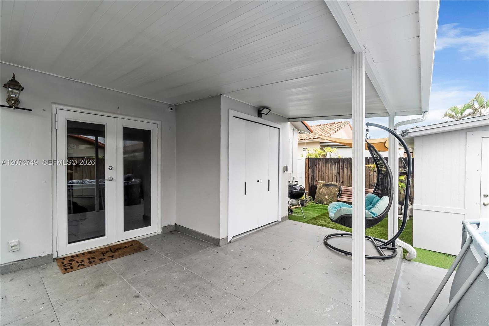 980 W 43rd Pl, Hialeah FL 33012 photo 3