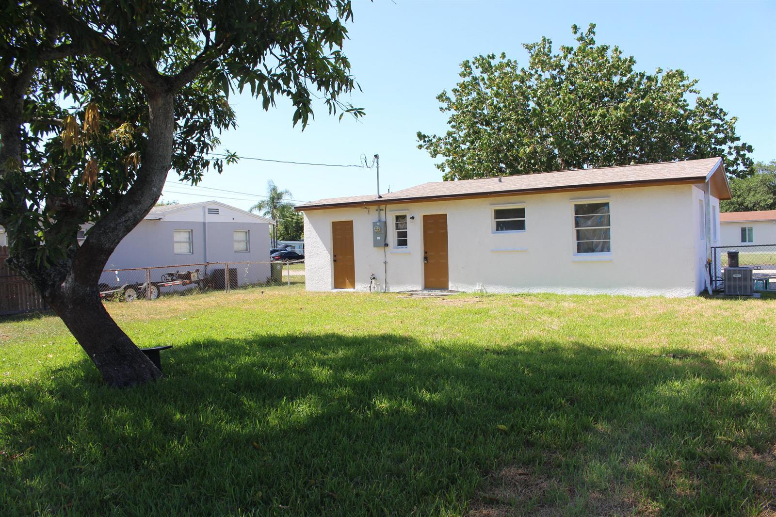 2304 NW 15th Court, Fort Lauderdale FL 33311 photo 2