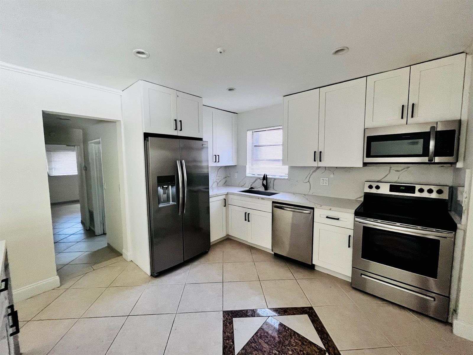 924 Johnson Street, Hollywood FL 33019 photo 5