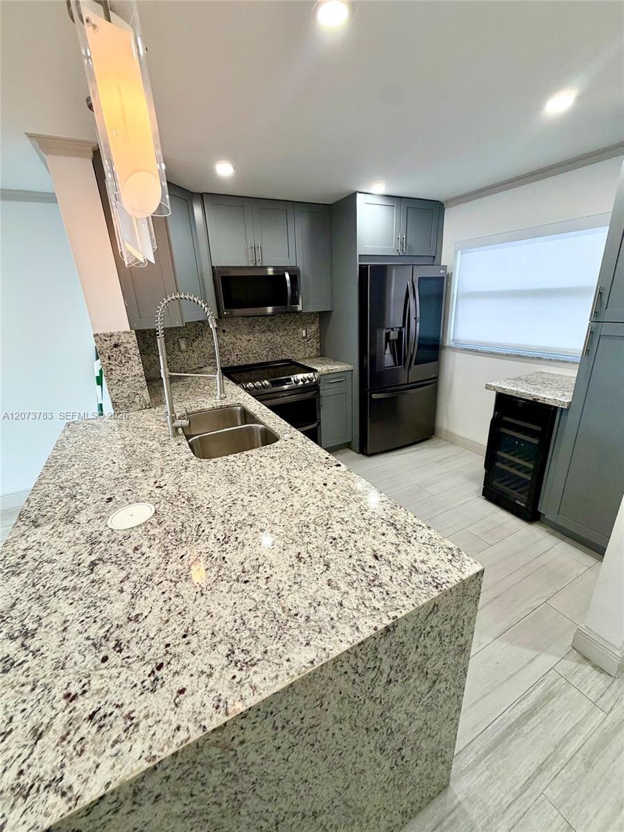 4000 NE 170th St # 207, North Miami Beach FL 33160 photo 2