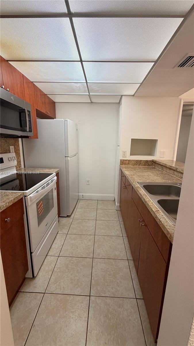 7075 NW 186th St # C208, Hialeah FL 33015 photo 3