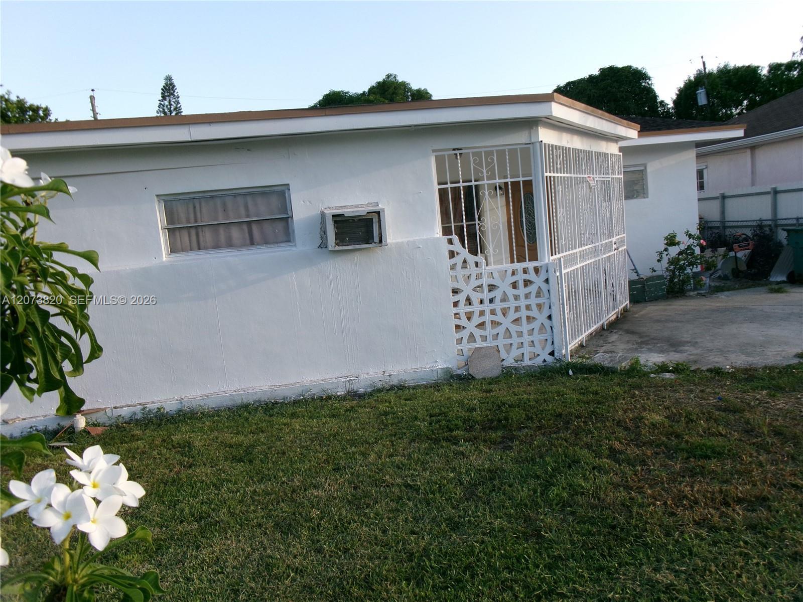 864 NW 116th St, Miami FL 33168 photo 3