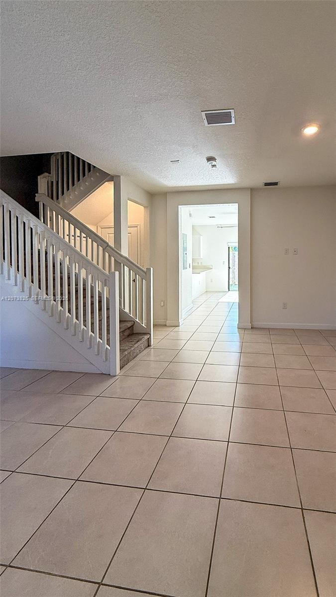 20800 NE 5th Ct, Miami FL 33179 photo 2