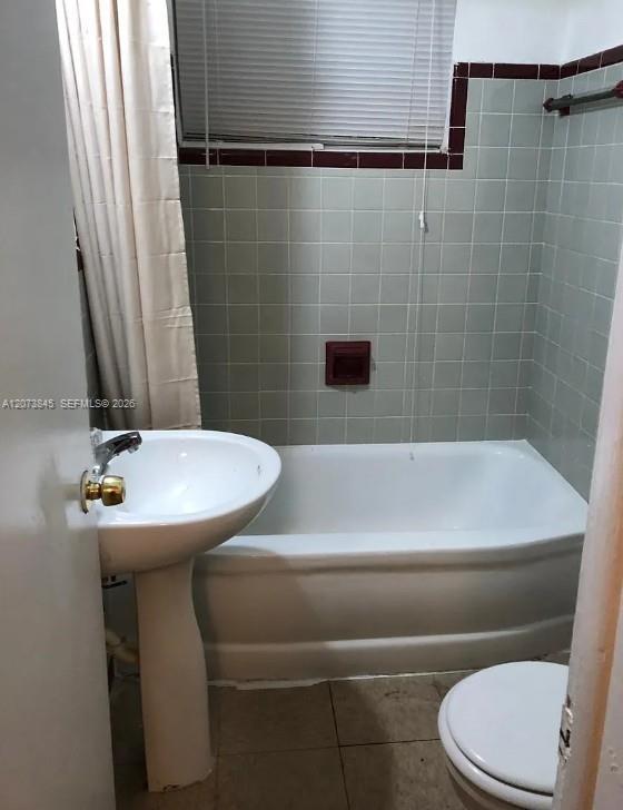2123 NW 93rd St # 1, Miami FL 33147 photo 2