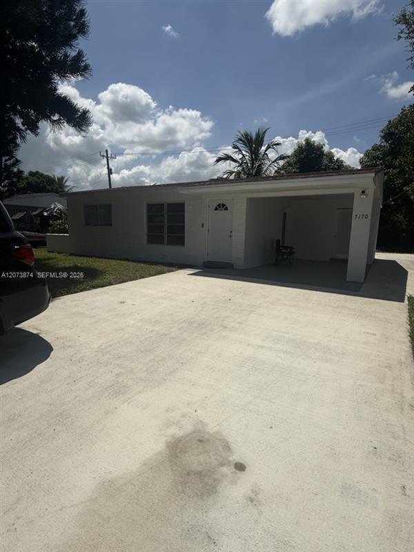 7170 Custer St, Hollywood FL 33024 photo 3
