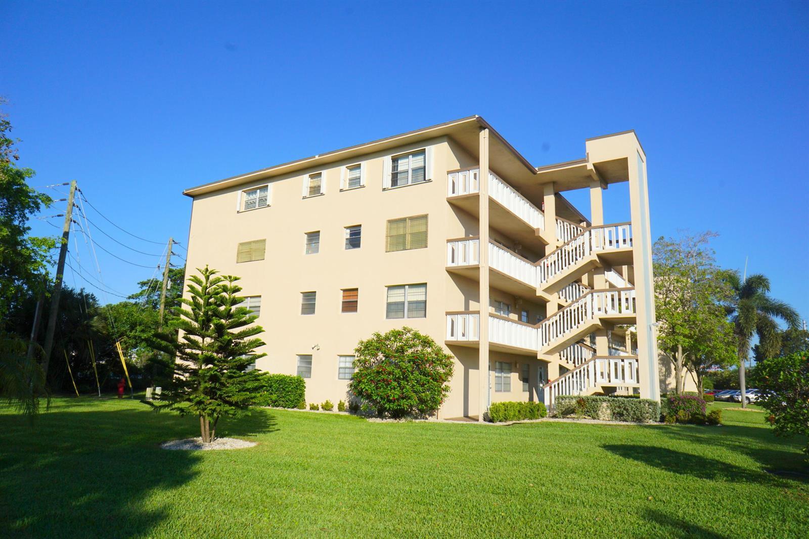 401 Southampton A, West Palm Beach FL 33417 photo 2