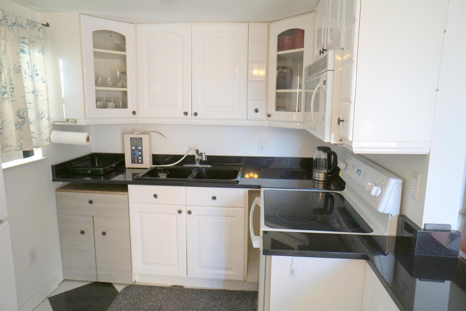 401 Southampton A, West Palm Beach FL 33417 photo 4