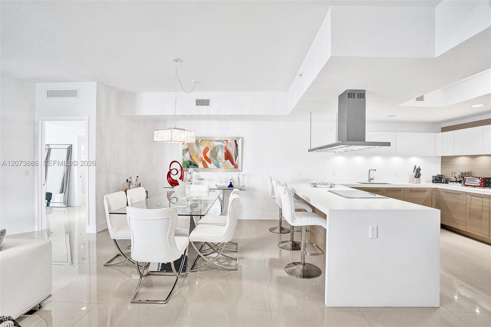 North Miami Beach, FL 33160 photo 3