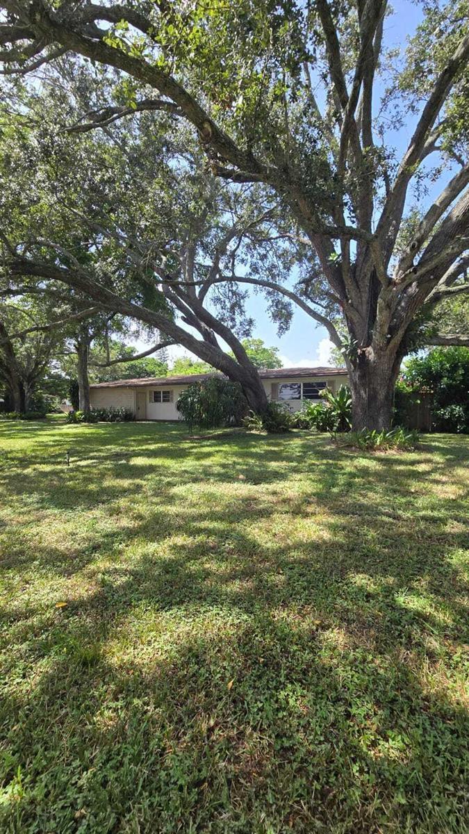 4511 E Country Club Circle, Plantation FL 33317 photo 3