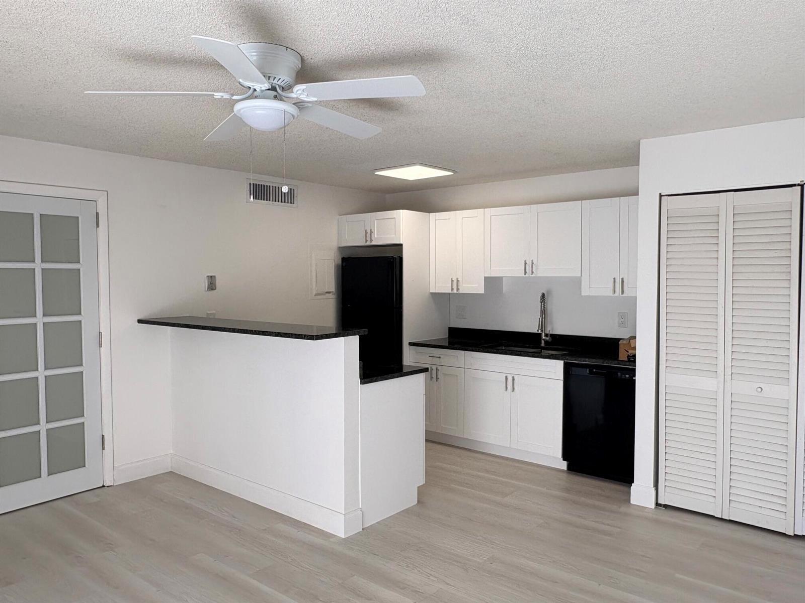 635 Executive Center Drive, West Palm Beach FL 33401 photo 5