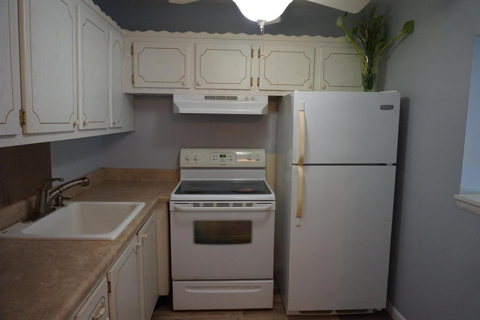 202 Andover H, West Palm Beach FL 33417 photo 2