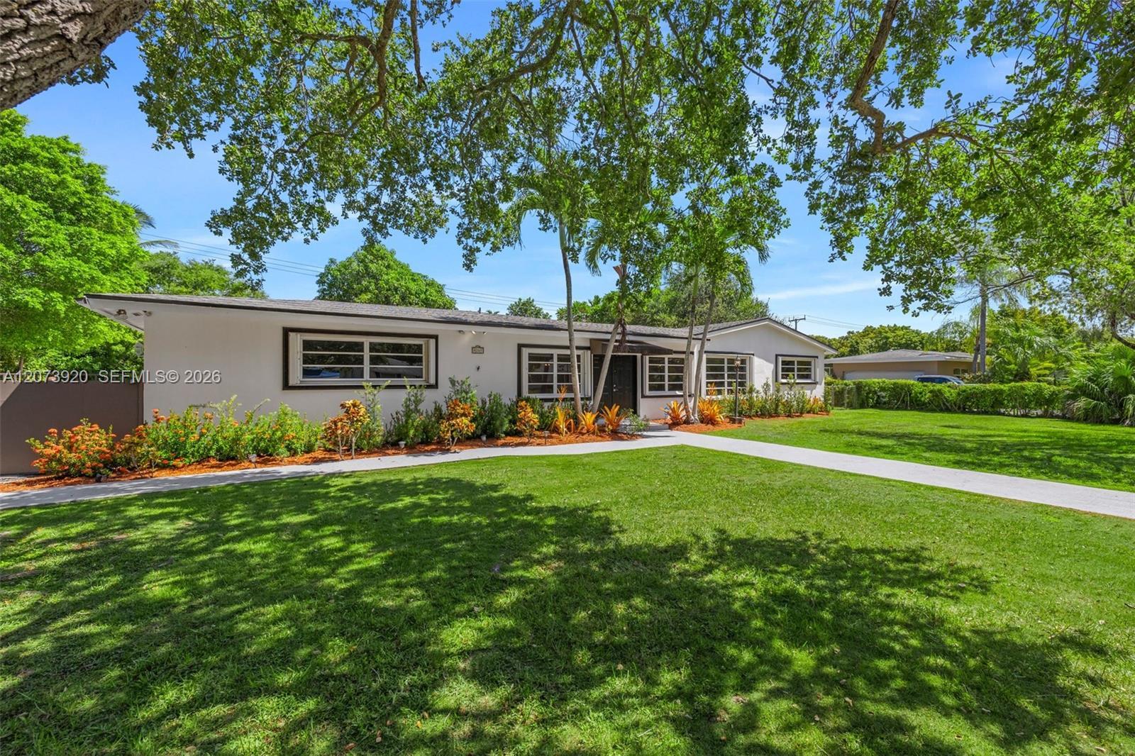 8261 SW 142nd St, Palmetto Bay FL 33158 photo 2