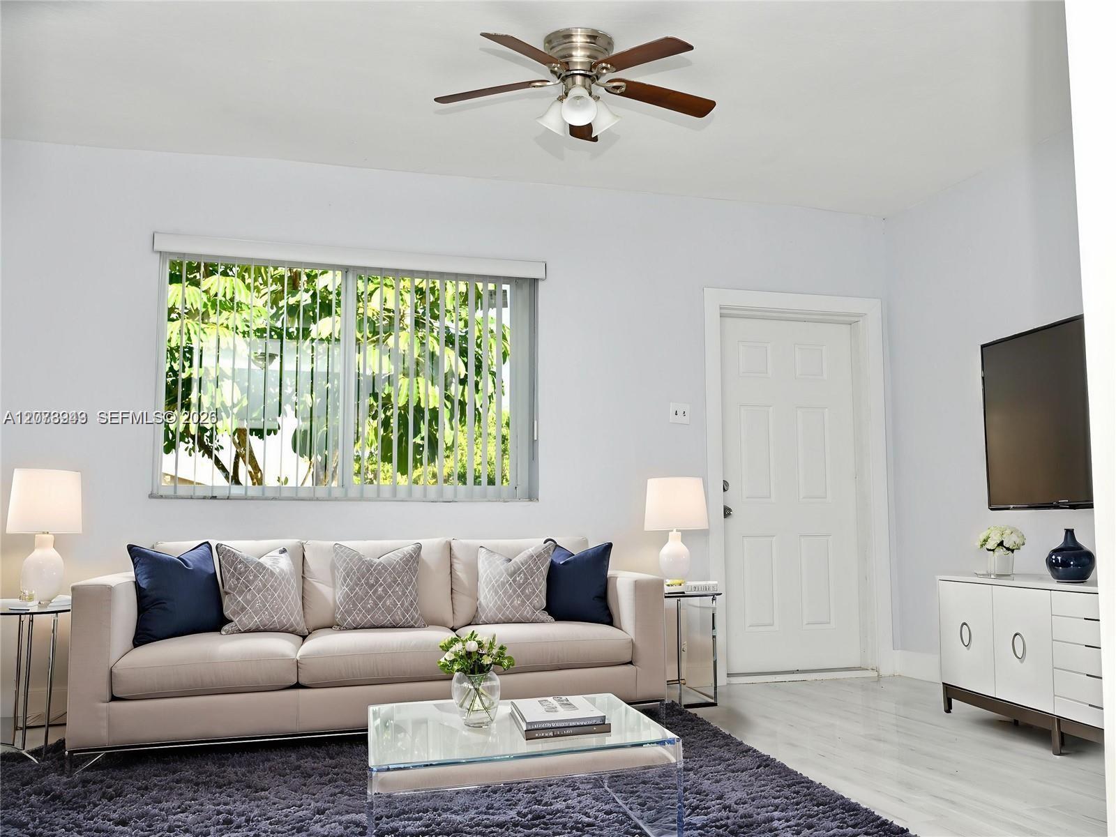 747 NW 5th Ct, Hallandale Beach FL 33009 photo 2