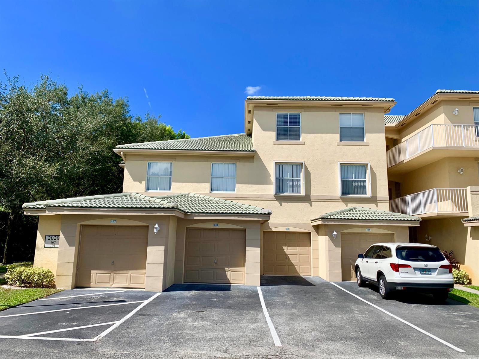 2020 GREENVIEW SHORES Boulevard # 101, Wellington FL 33414