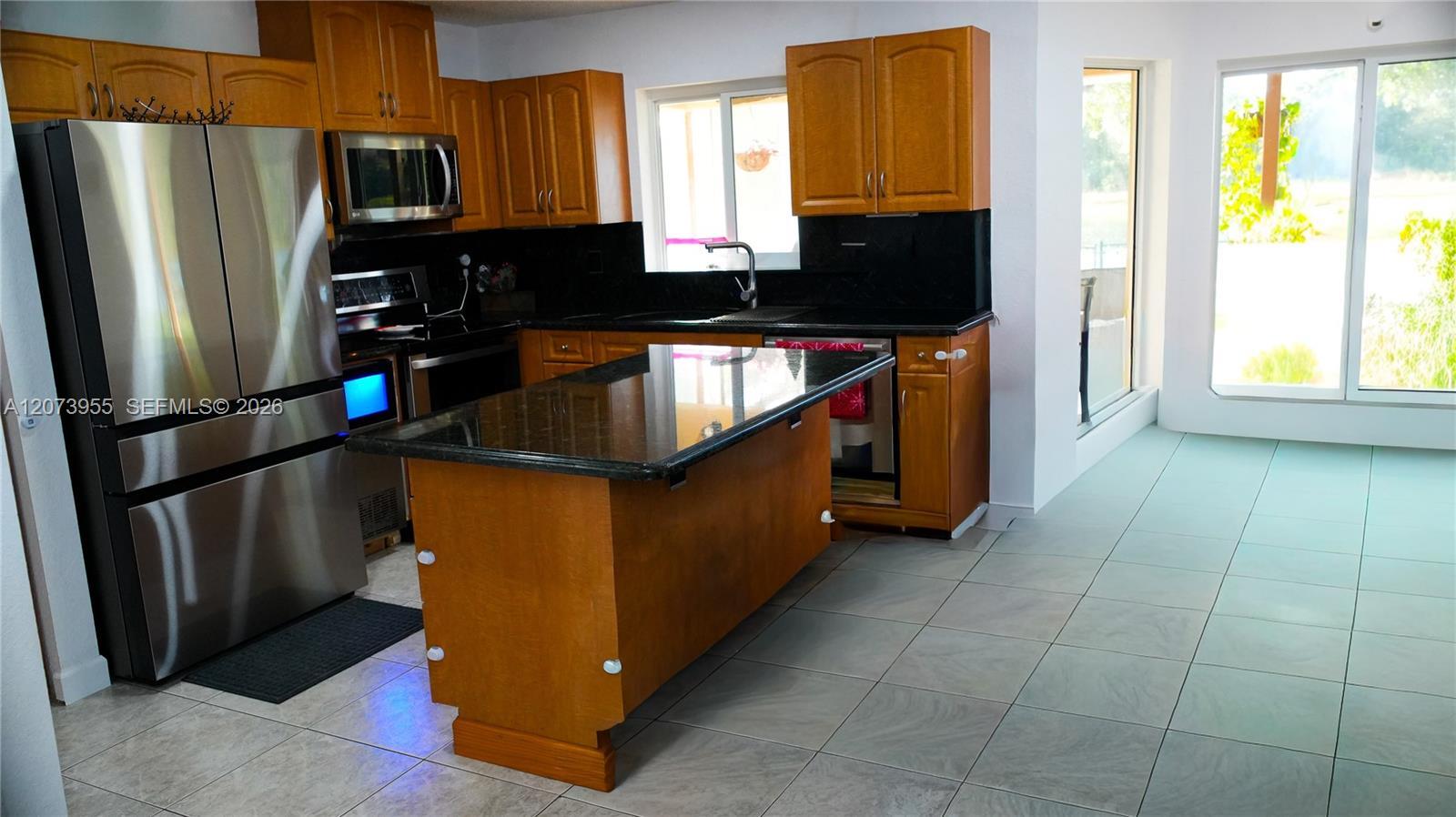 1308 SW 181st Ave, Pembroke Pines FL 33029 photo 5