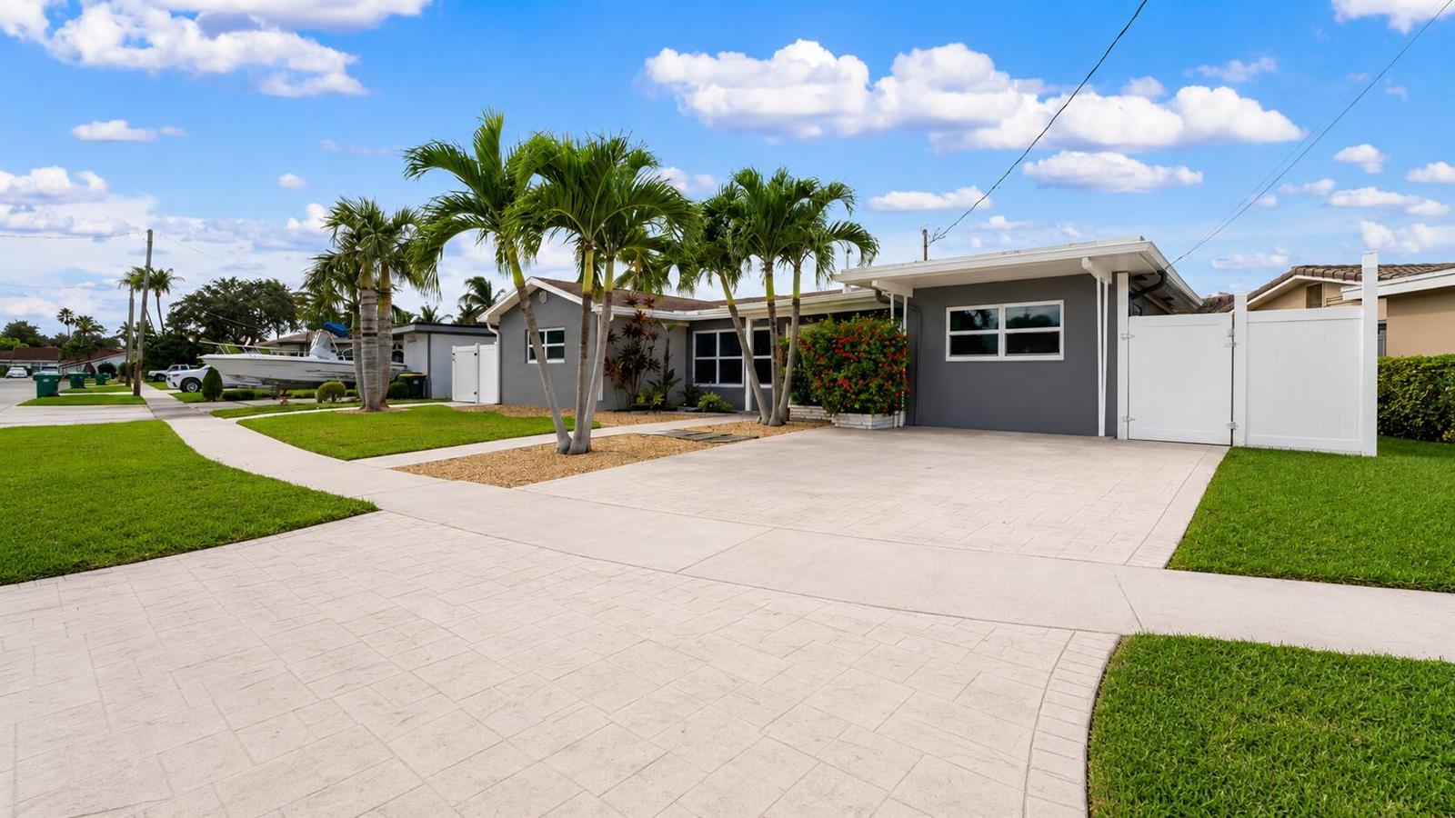 935 Nautilus Isle, Dania Beach FL 33004 photo 2