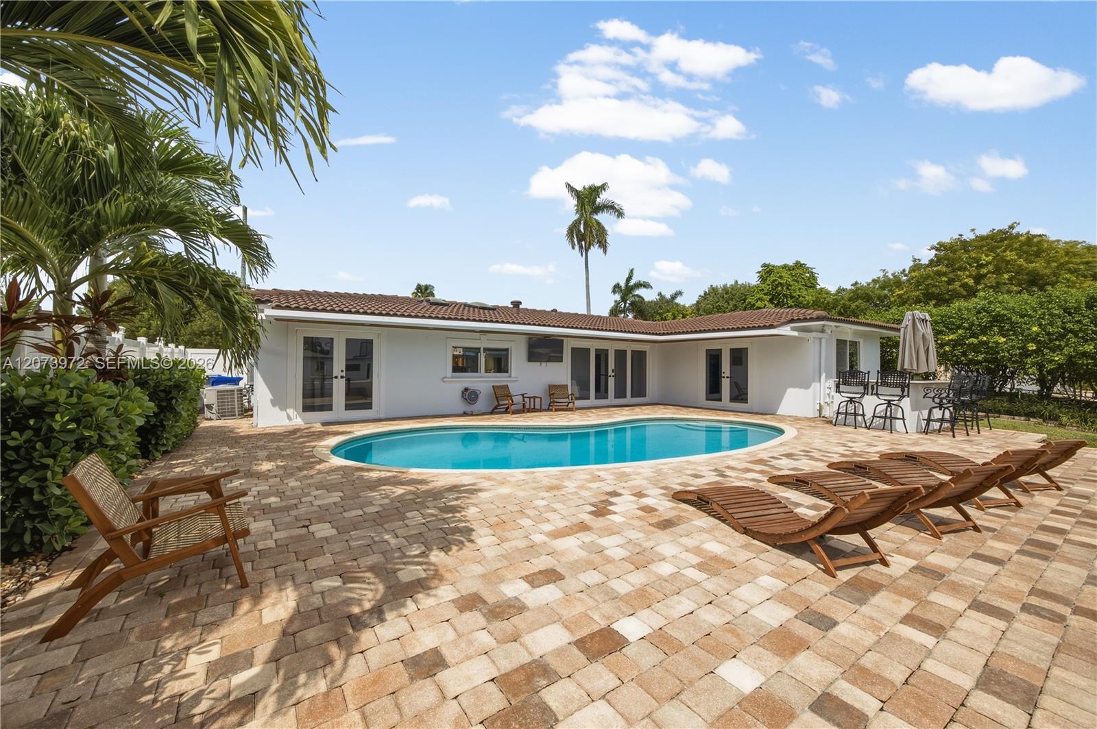 800 SE 3rd Ter, Pompano Beach FL 33060 photo 3