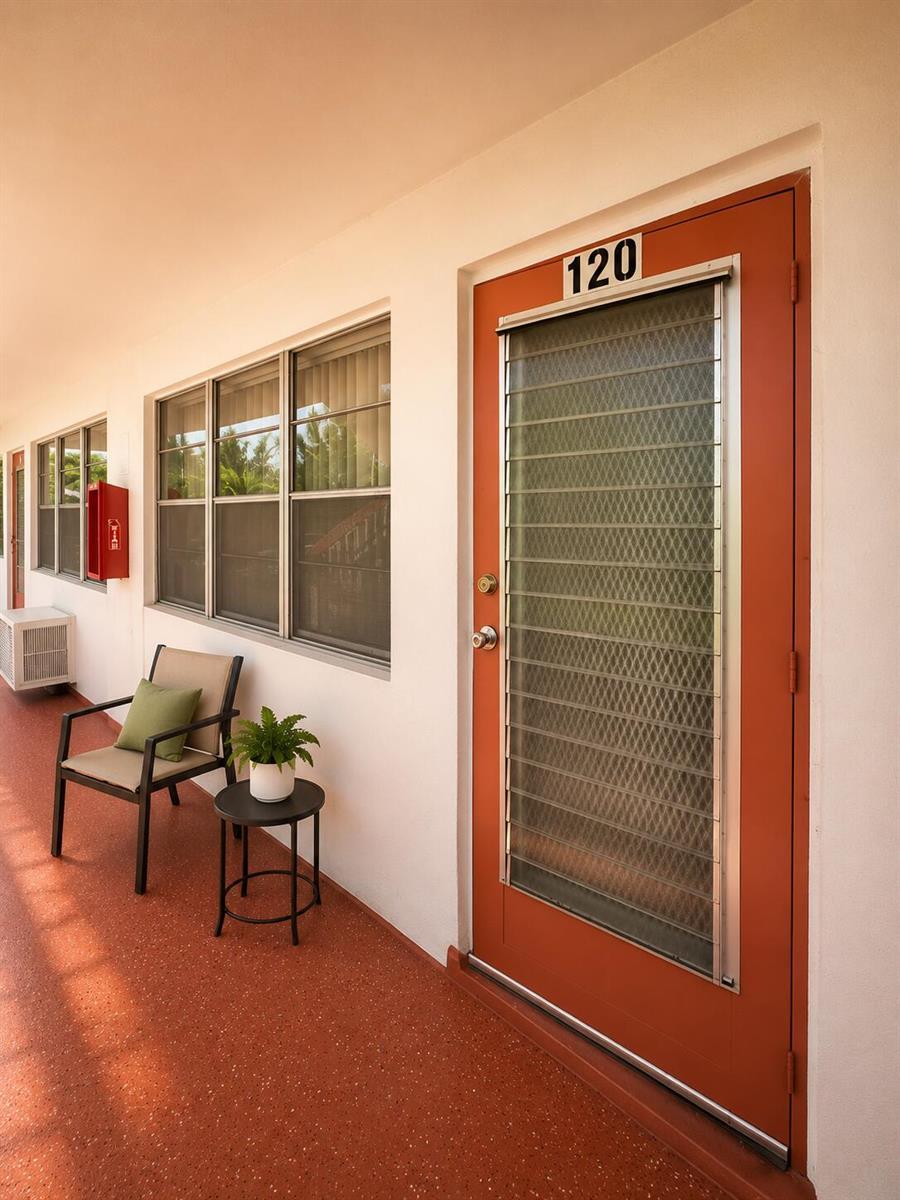 120 WINDSOR F Unit F, West Palm Beach FL 33417 photo 2