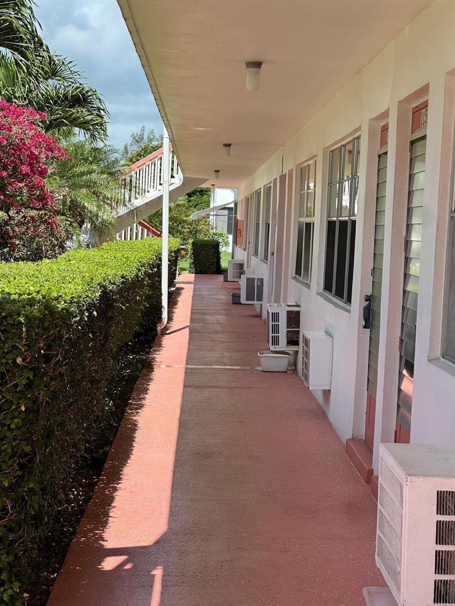 120 WINDSOR F Unit F, West Palm Beach FL 33417