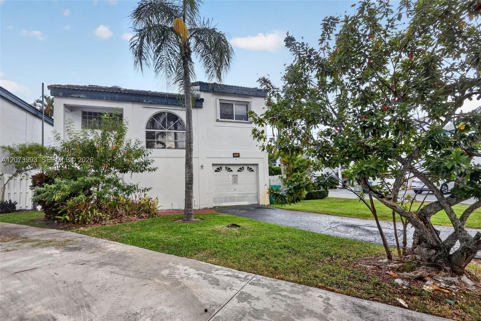 253 NE 211th Ter, Miami FL 33179 photo 2
