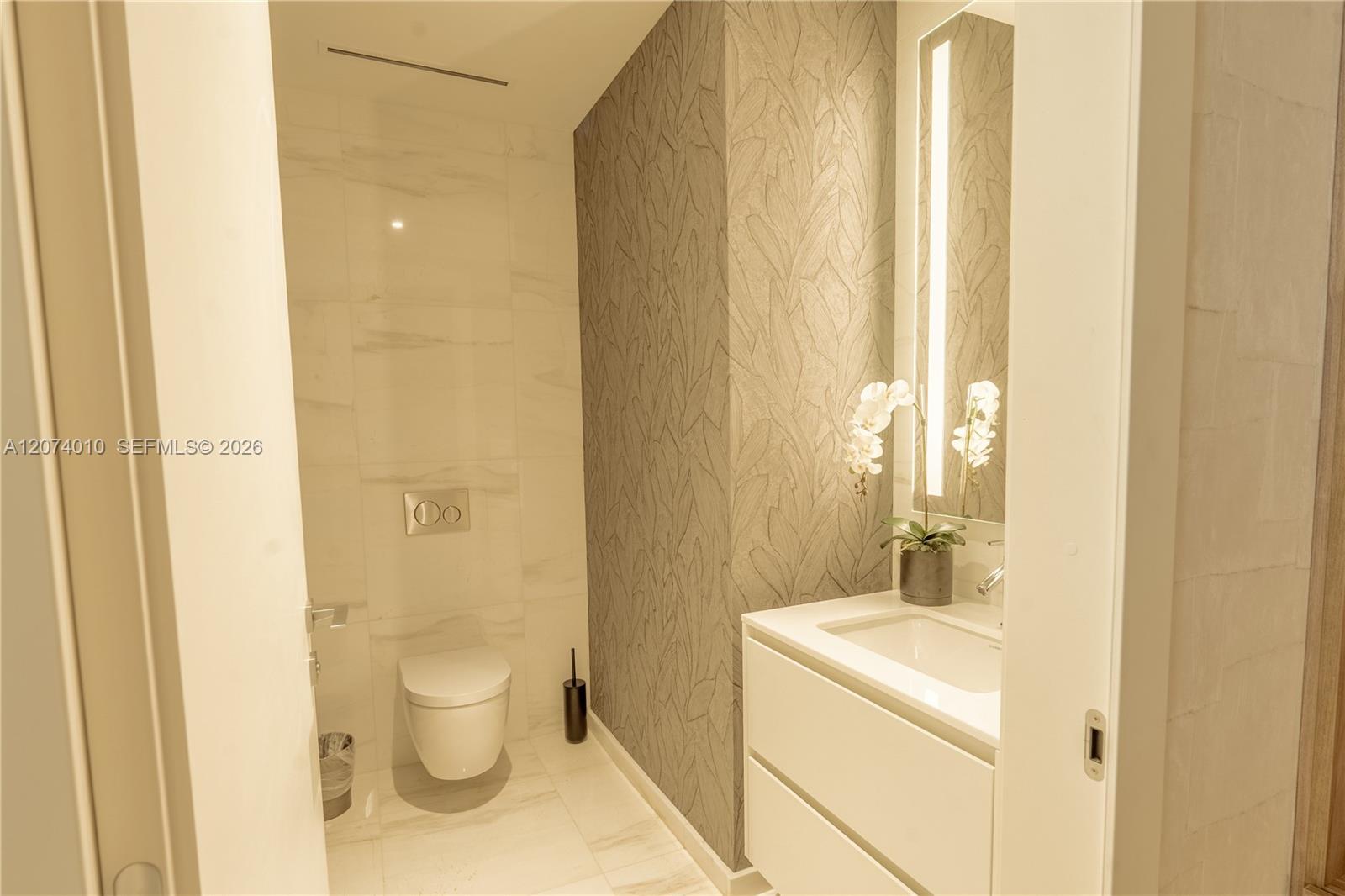 300 Biscayne Boulevard Way # 3109W, Miami FL 33131 photo 4