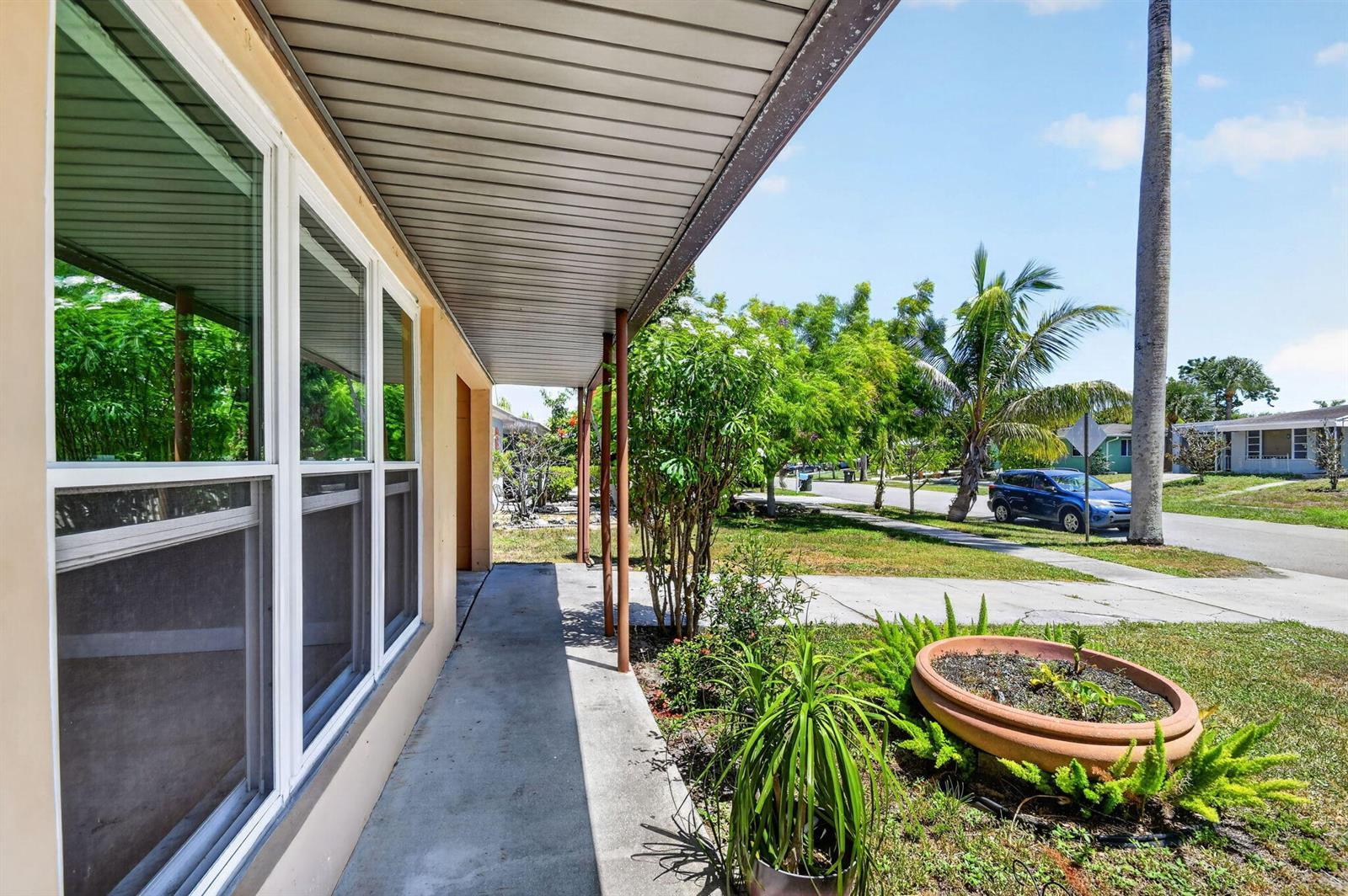 907 WRIGHT Drive, FL 33461 photo 5