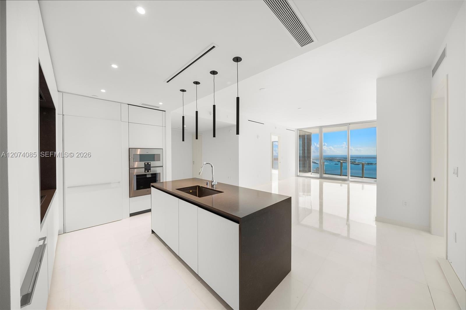 300 Biscayne Blvd Way # 4605, Miami FL 33131 photo 3