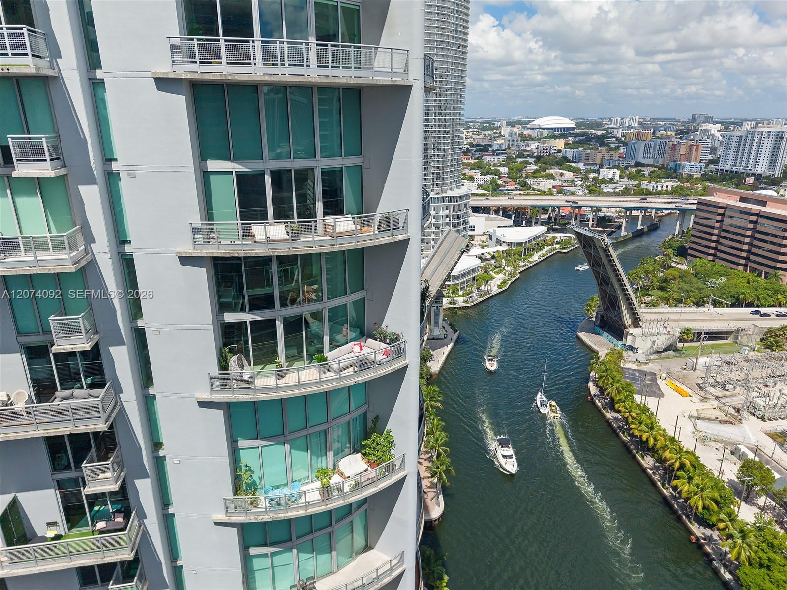 690 SW 1st Ct # 2702, Miami FL 33130 photo 2