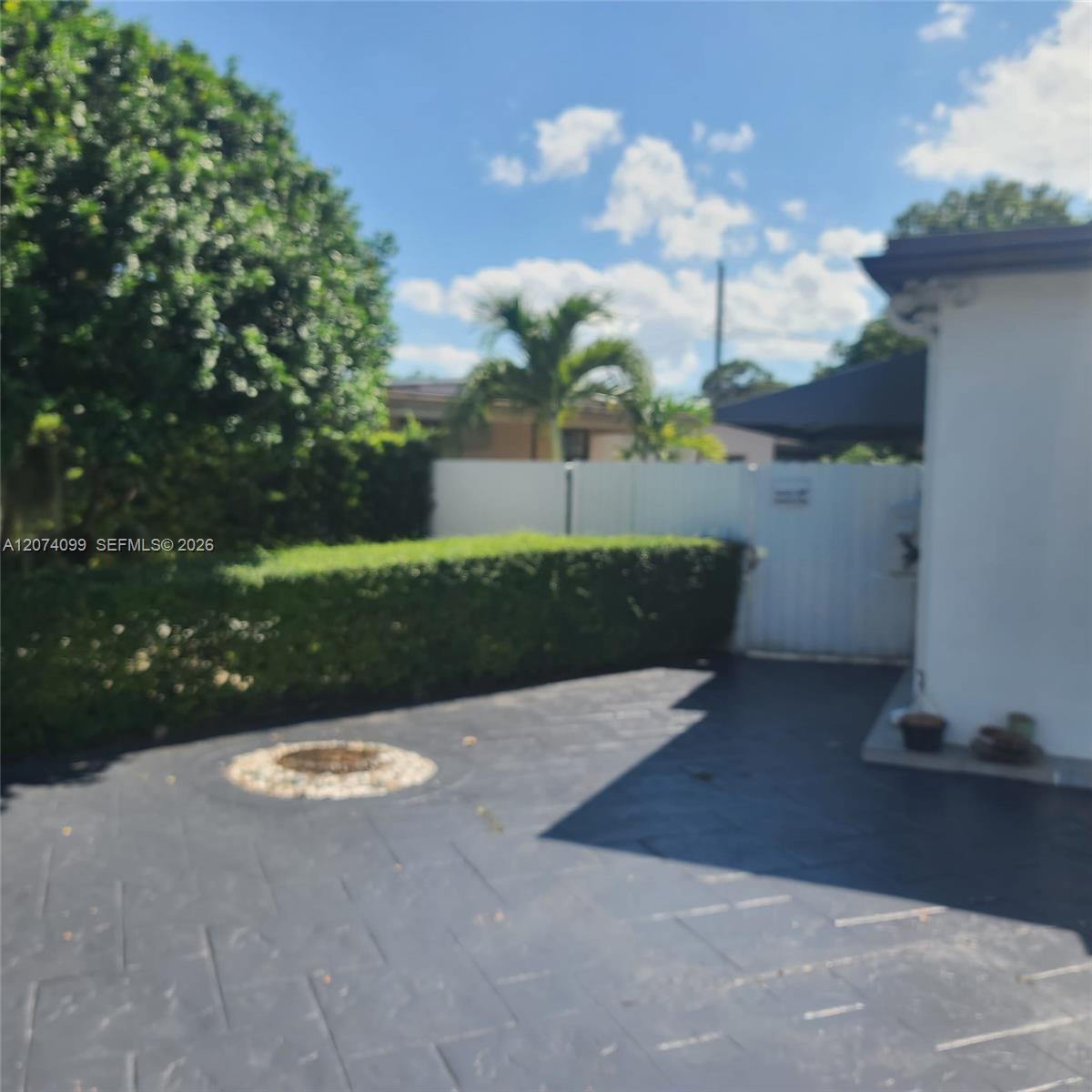 Miami Gardens, FL 33054 photo 2