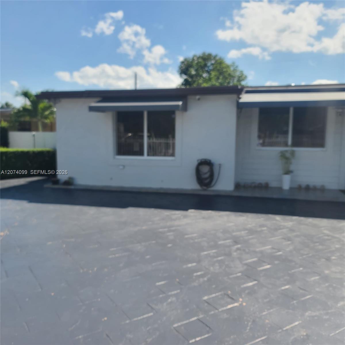 Miami Gardens, FL 33054 photo 3