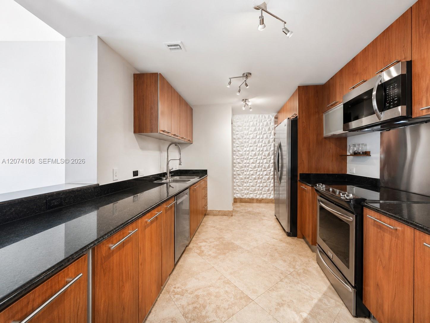 3000 NE 188th St # 709, Aventura FL 33180 photo 3