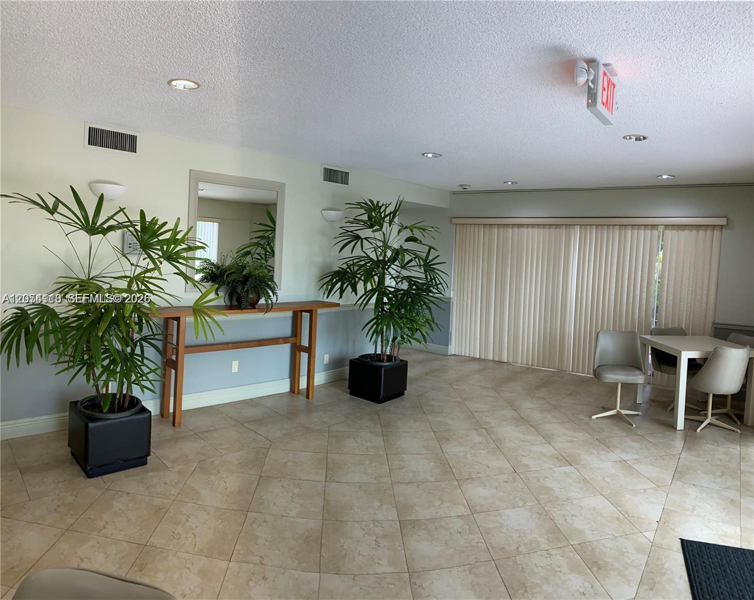 7900 Camino Cir # 403, Miami FL 33143