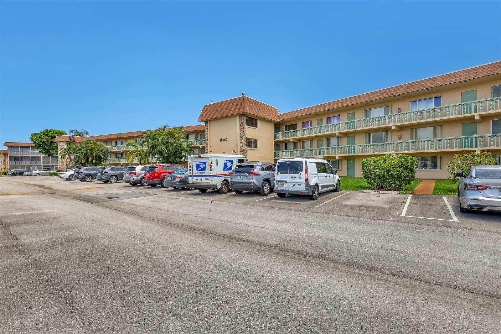 400 VILLAGE GREEN Circle W # 117, Palm Springs FL 33461 photo 3