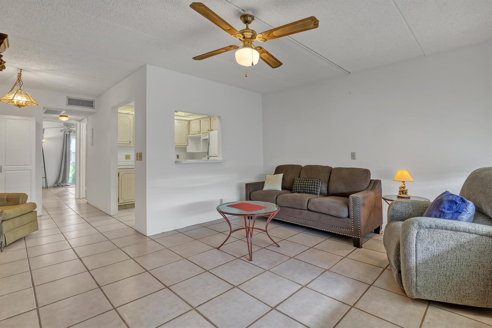 400 VILLAGE GREEN Circle W # 117, Palm Springs FL 33461 photo 4