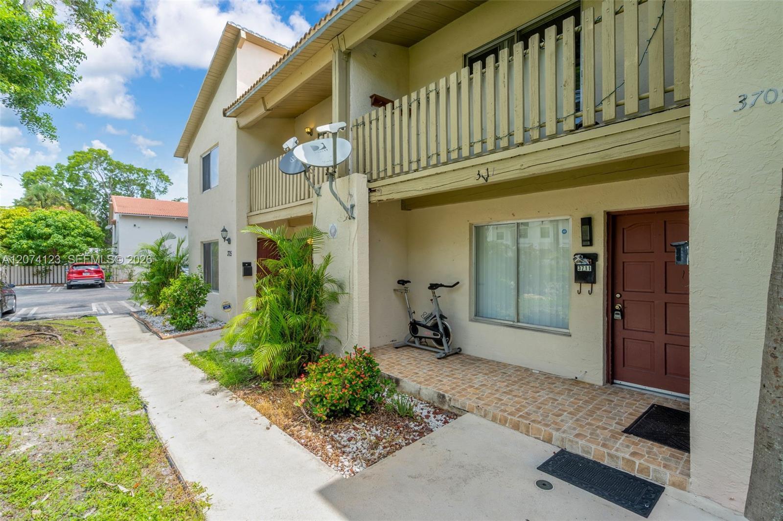 3711 Riverside Dr, Coral Springs FL 33065 photo 2