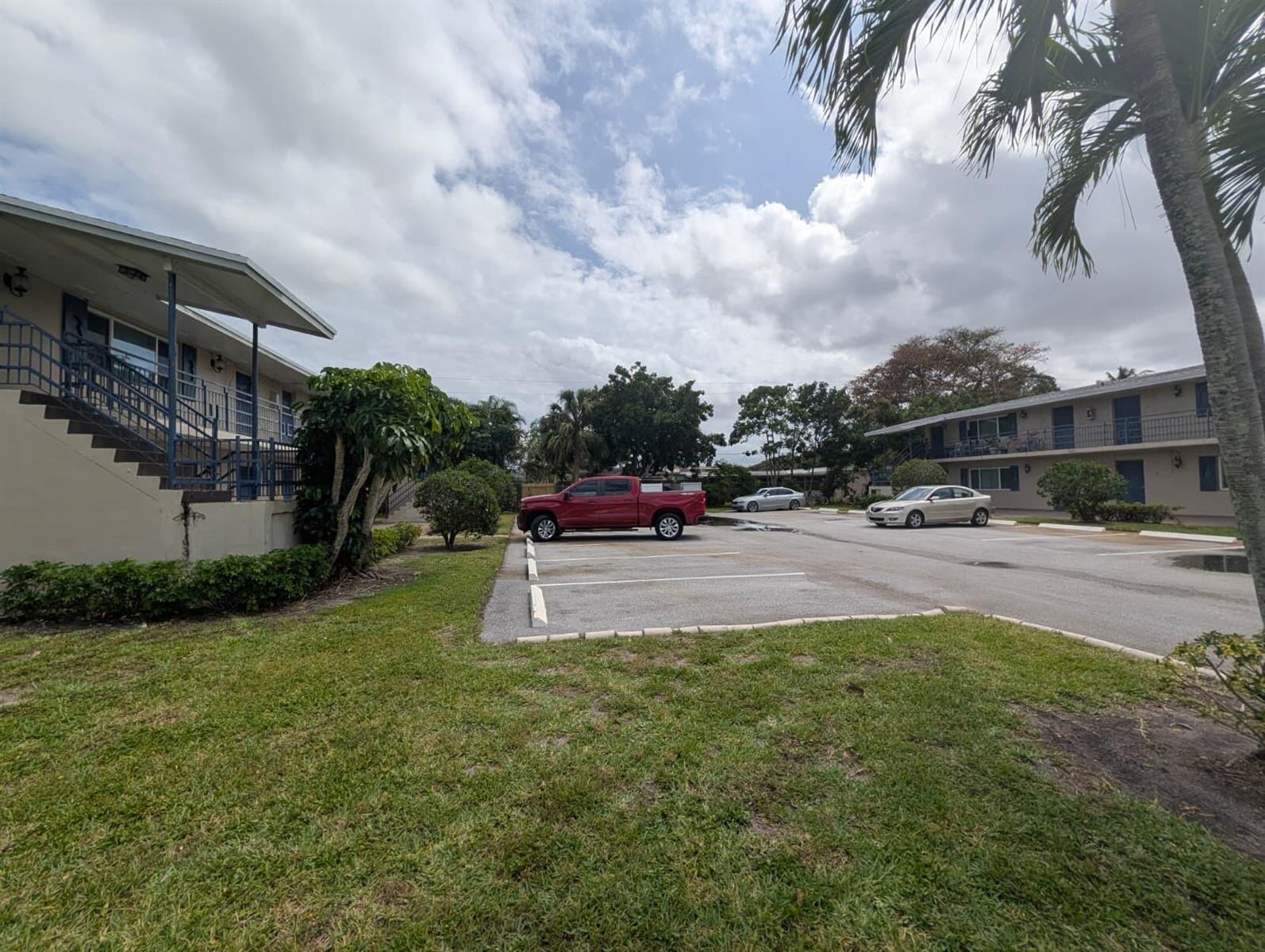 817 LIGHTHOUSE Drive # B, North Palm Beach FL 33408 photo 2