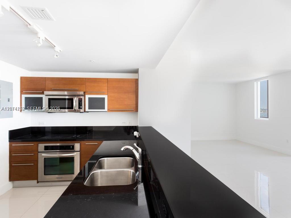 244 Biscayne Blvd # 1002, Miami FL 33132