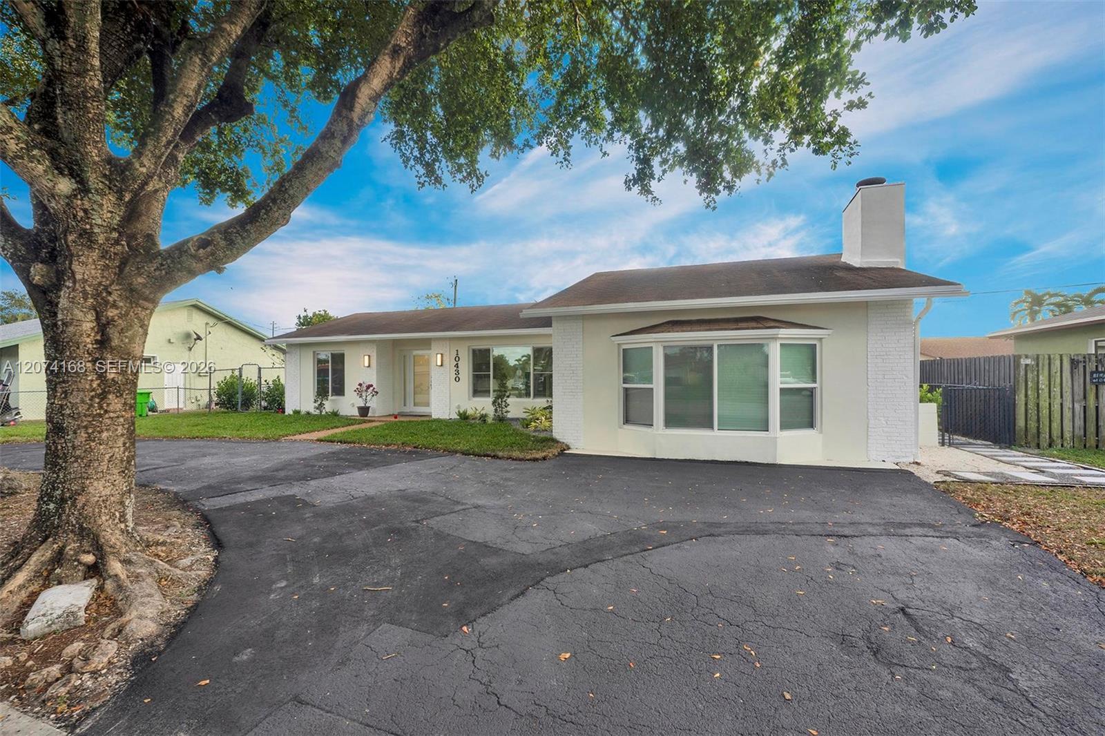 10430 Sunset Strip, Sunrise FL 33322 photo 3