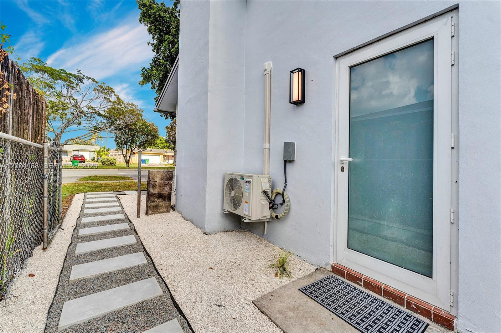10430 Sunset Strip, Sunrise FL 33322 photo 5