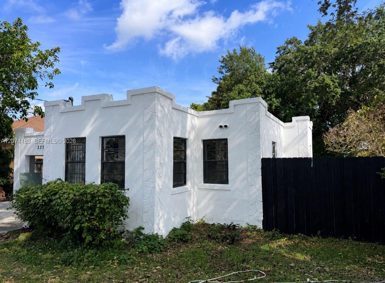 3351 NW 52nd St, Miami FL 33142