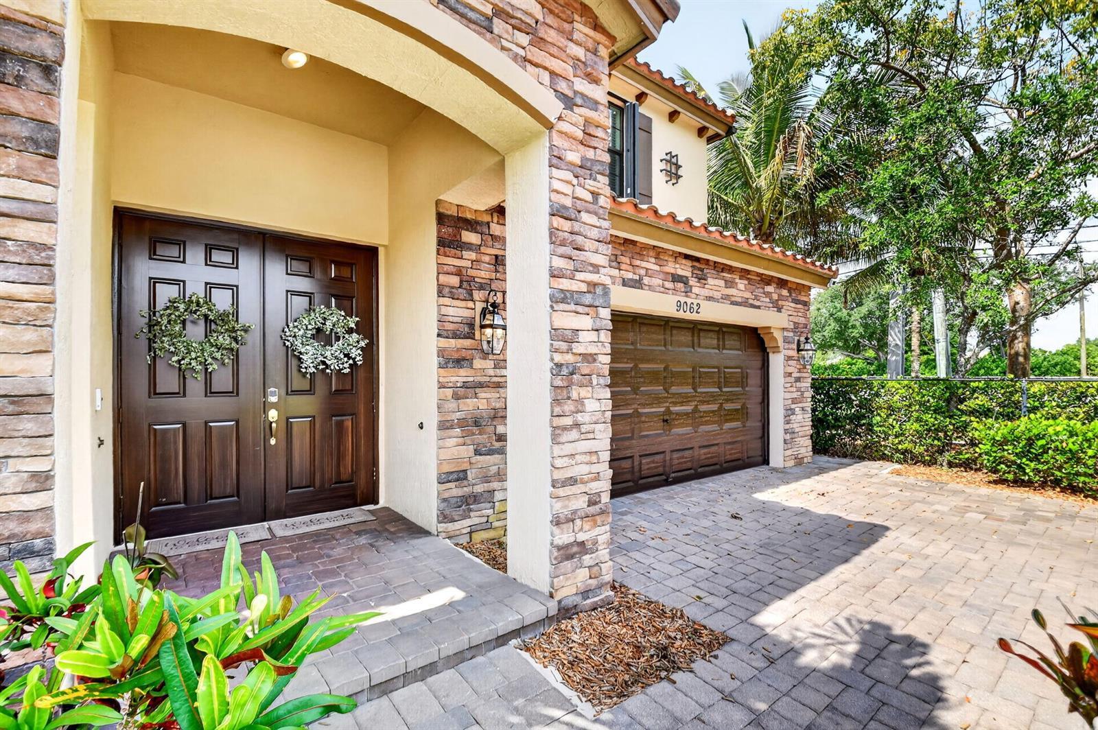 9062 GULF COVE Drive, Lake Worth FL 33467 photo 4