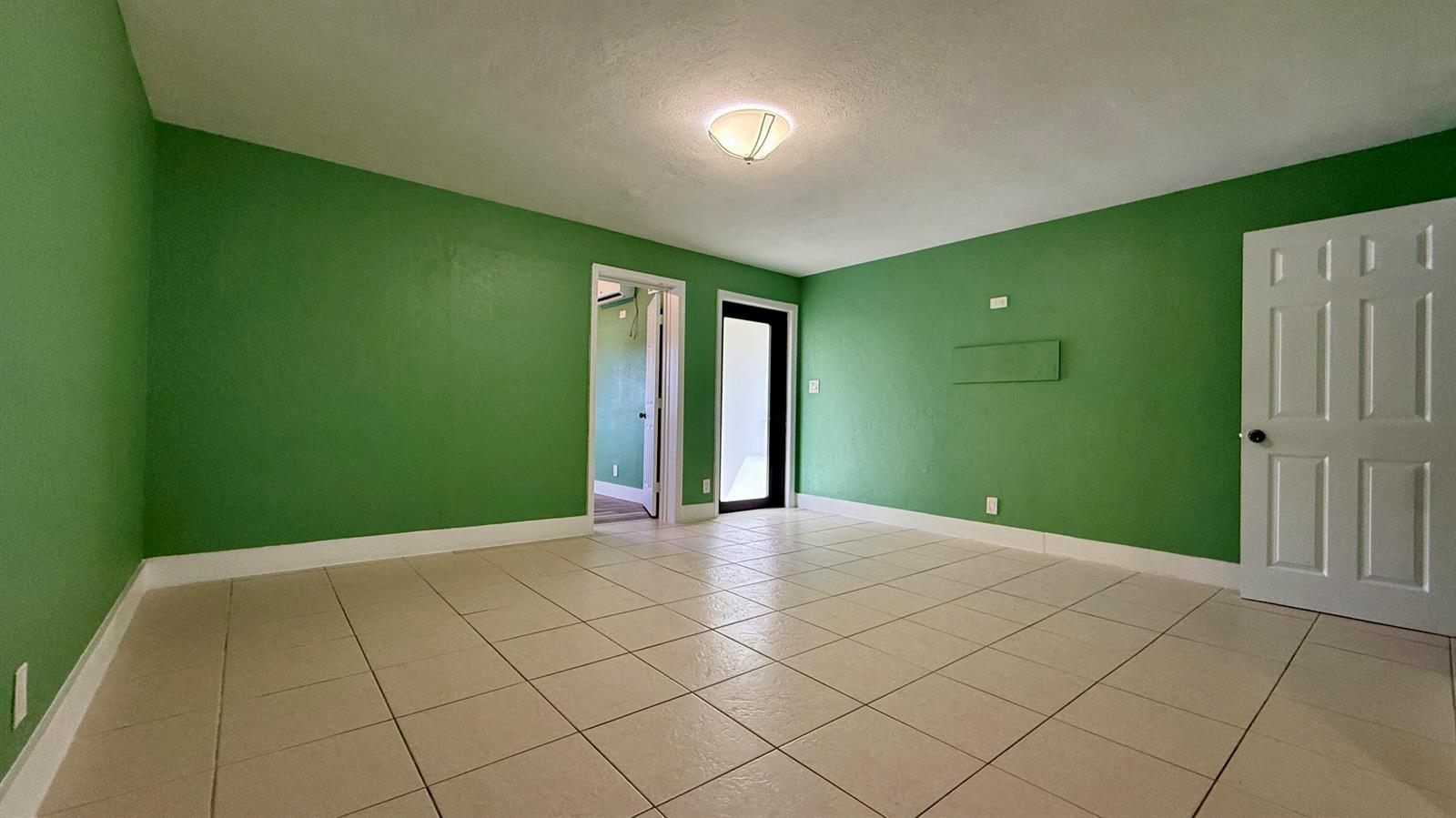 4729 Myrtle Lane, West Palm Beach FL 33417 photo 2