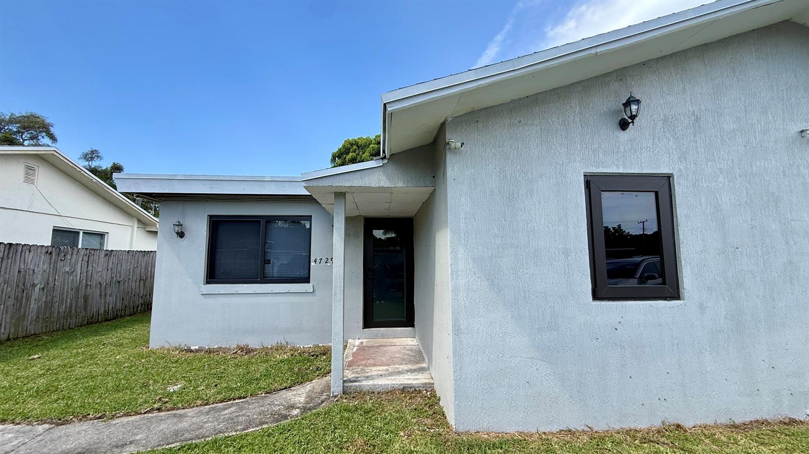 4729 Myrtle Lane, West Palm Beach FL 33417