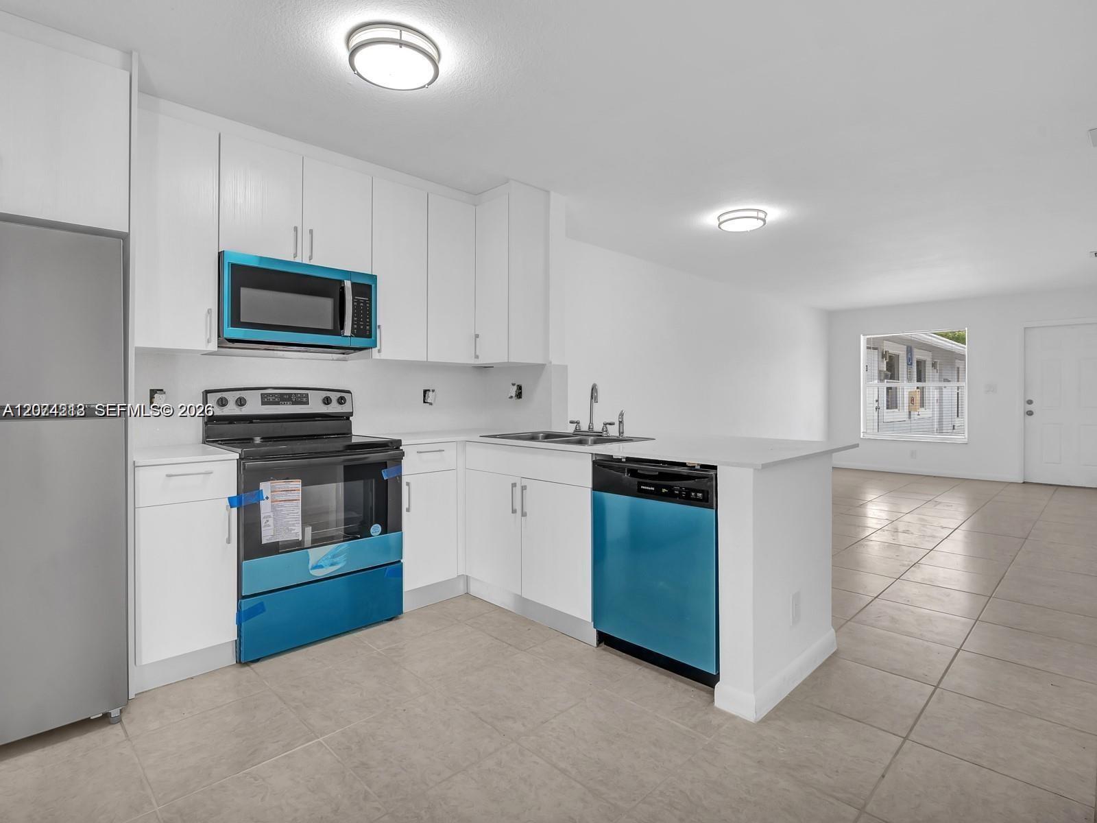 241 NW 40th St # 3, Oakland Park FL 33309 photo 2
