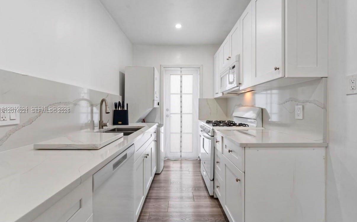 8550 Byron Ave # 2G, Miami Beach FL 33141 photo 4