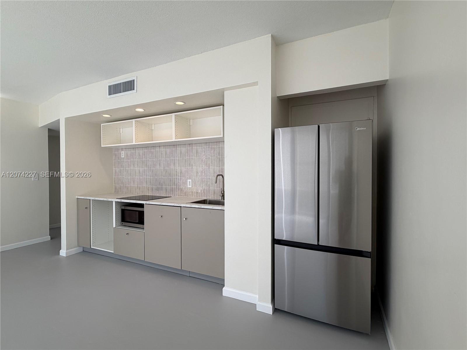 900 Bay Dr # 413, Miami Beach FL 33141 photo 3