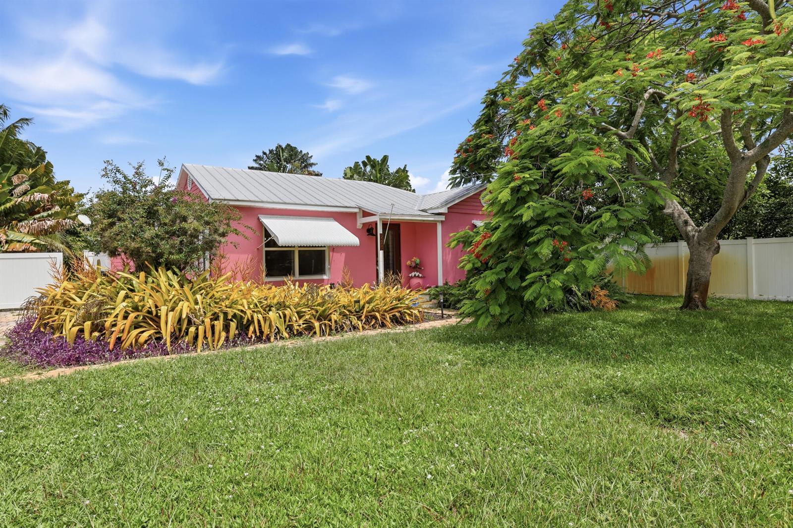 227 S SWINTON Avenue, Delray Beach FL 33444 photo 3