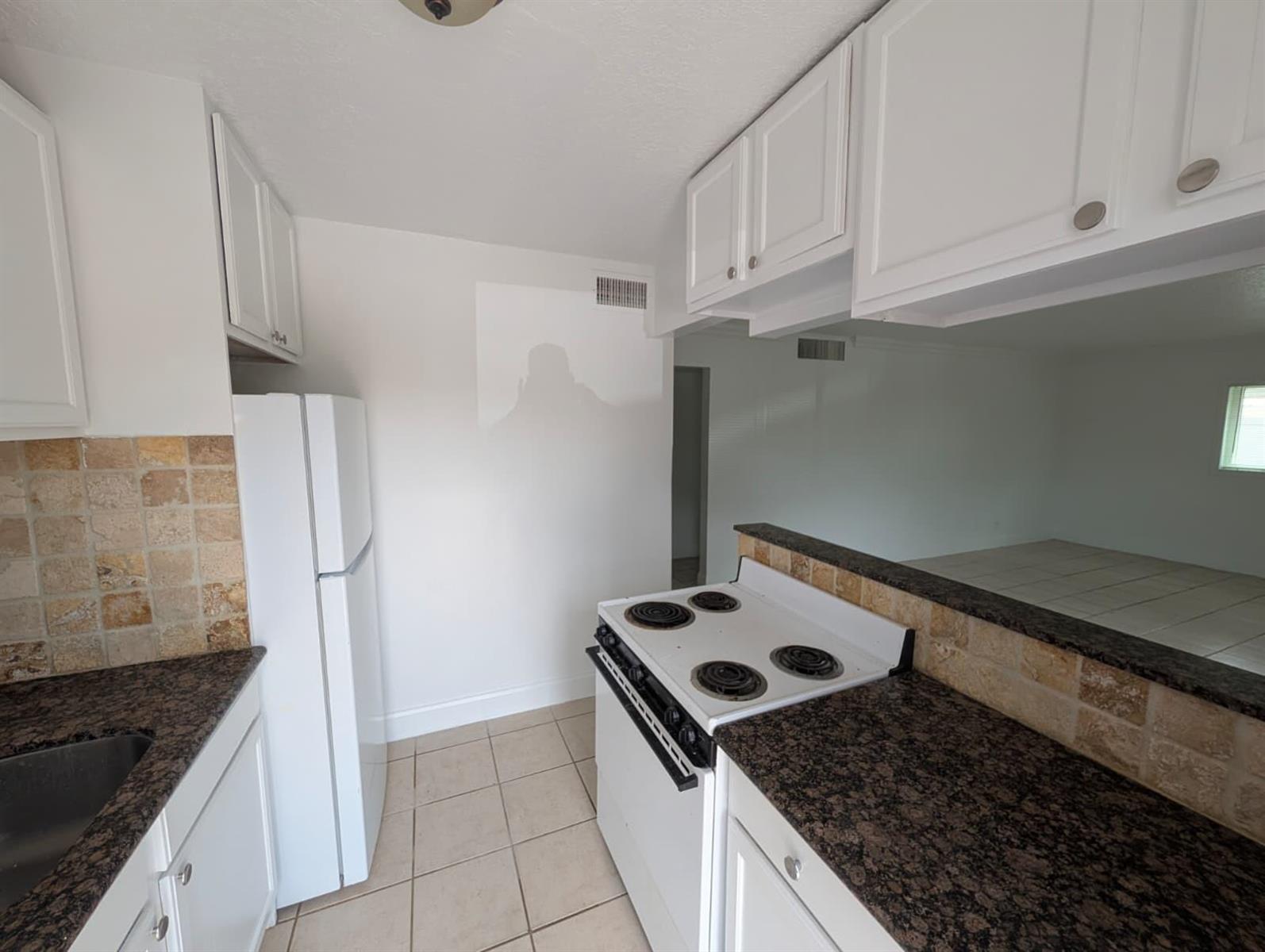 817 LIGHTHOUSE Drive # B, North Palm Beach FL 33408 photo 3