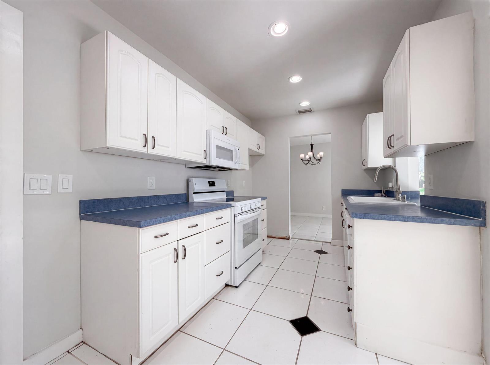 4360 NW 12th Drive, Deerfield Beach FL 33064 photo 2