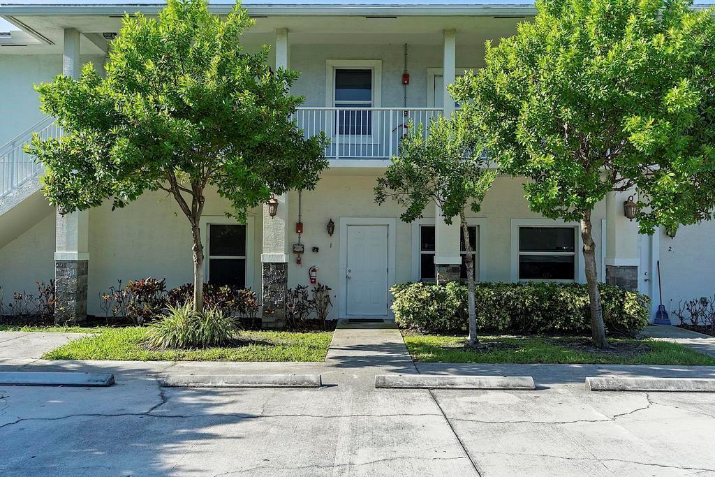 105 2nd Street # 1, Lake Park FL 33403 photo 2